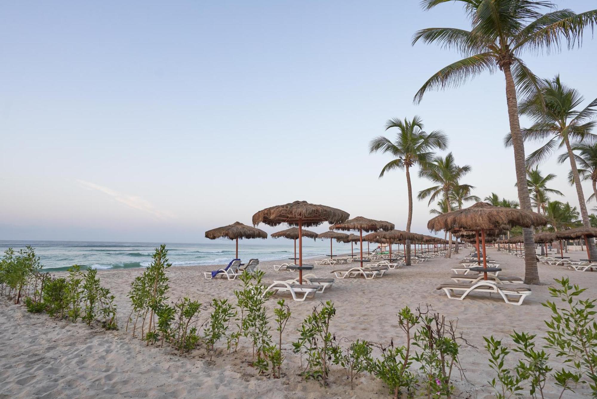 Salalah Rotana Resort Exterior foto Beach in Cabo San Lucas