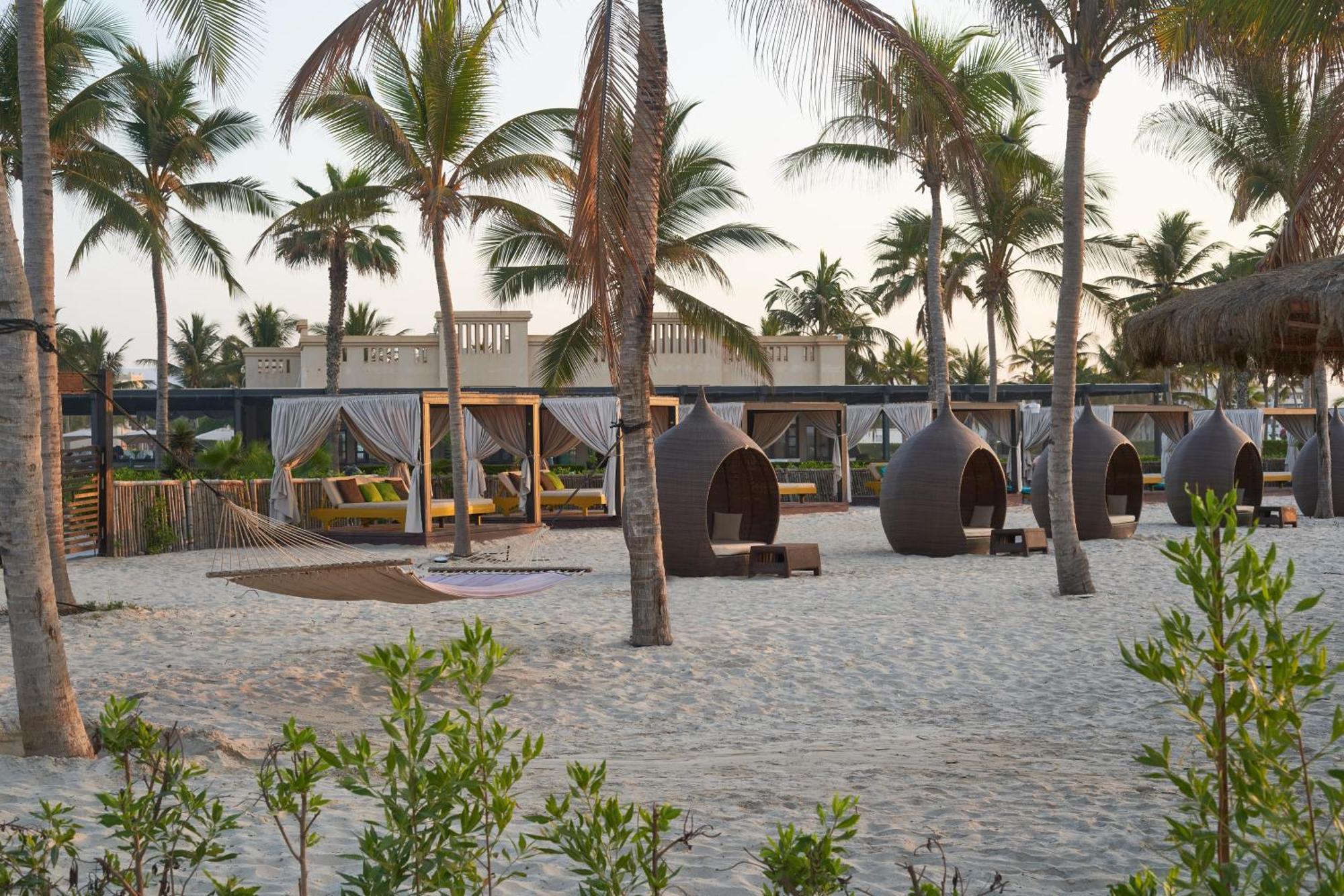 Salalah Rotana Resort Exterior foto Beach at Jumeirah Beach Hotel