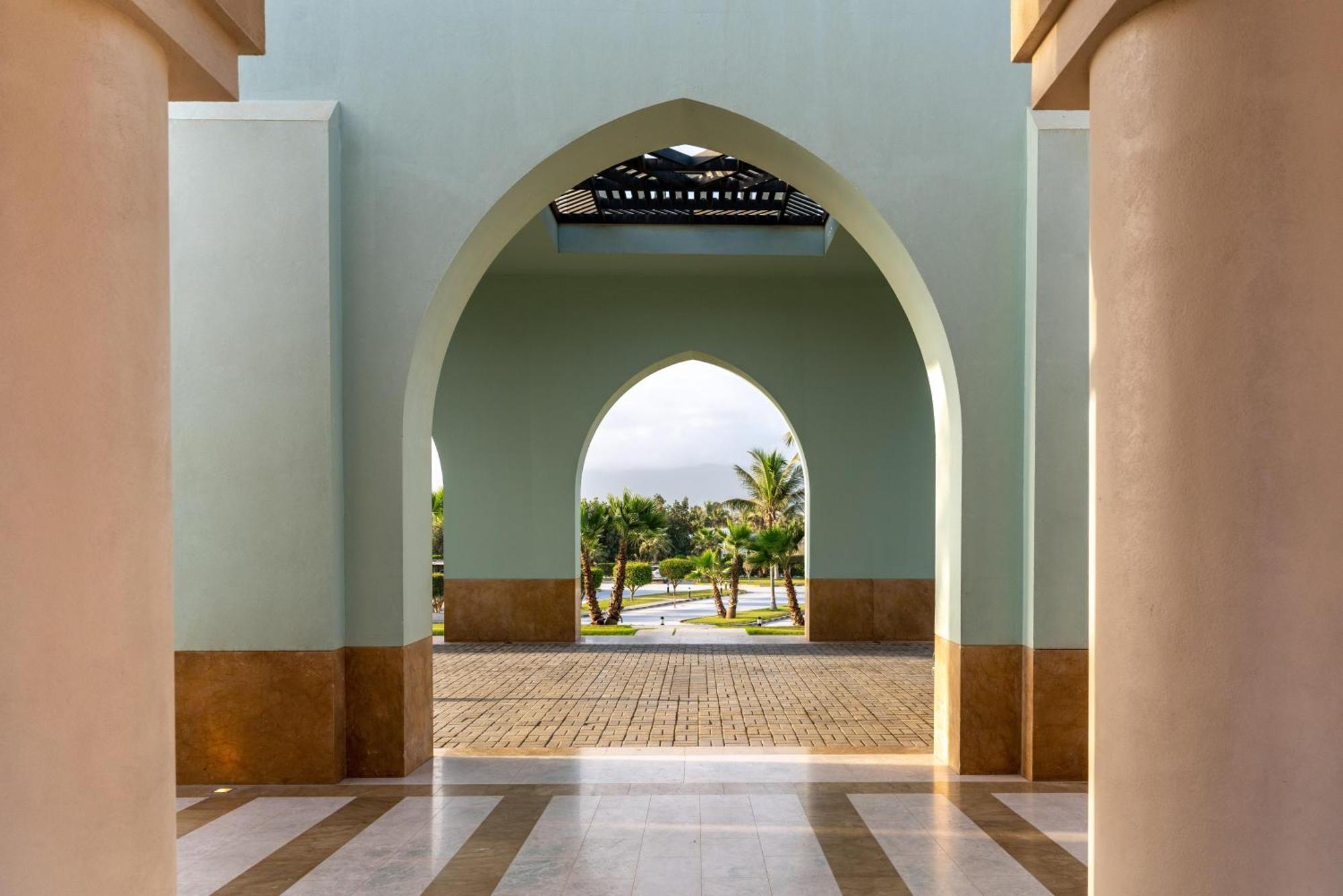 Salalah Rotana Resort Exterior foto The University of Jordan